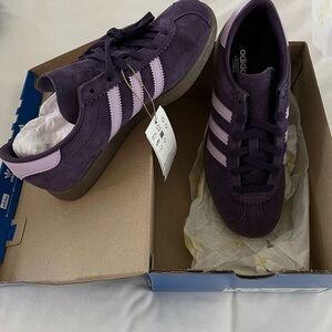 Adidas Women's Deep Purple Sneakers Never Worn
